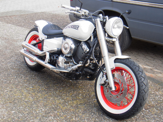 Yamaha XVS 650/1100 FAT-White-Bobber-Umbau WW-Reifen!