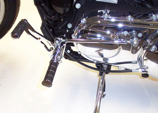 MB Fußrastenanlage / 28 cm / chrom / Ness Style / gefräste Hebel  / HD Sportster / XL2 / ABS / ab 2013 / Tüv