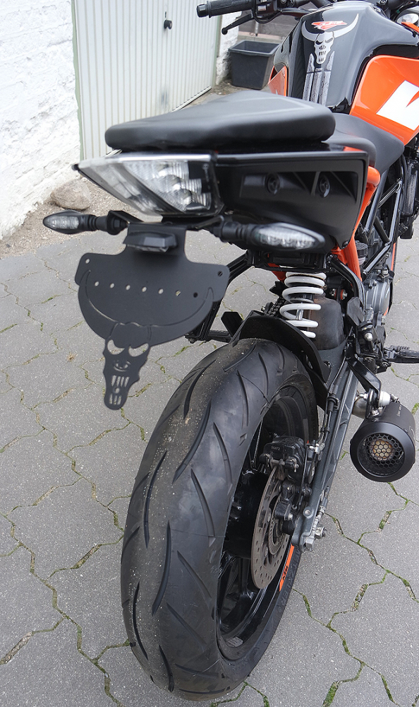 NEU ! - megakurzer BR - Kennzeichenhalter - Skull - KTM Duke 125 / 390 / ab 2017