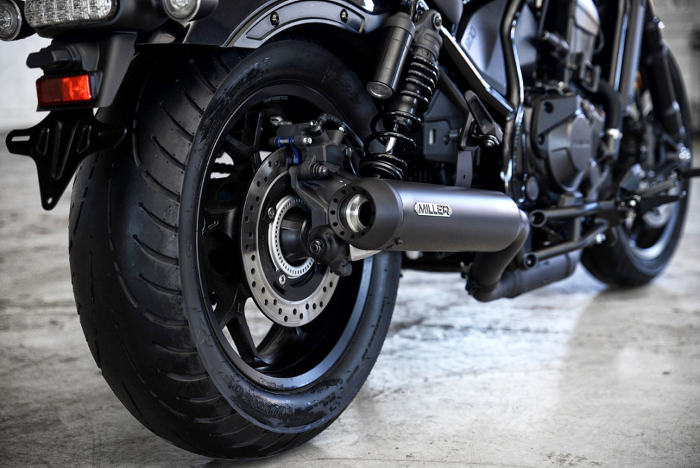 Sofort: Black Black Edition: MILLER - 2-1 - BREAKER / Honda CMX 1100 Rebel / SlipOn / EURO 5 / EG-BE