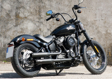 Black Sale: PENZL - V2-Speed Auspuffset elek. verstellb. / black cera. / HD Softail Street Bob - 107 cui / ab 2018 /ABE